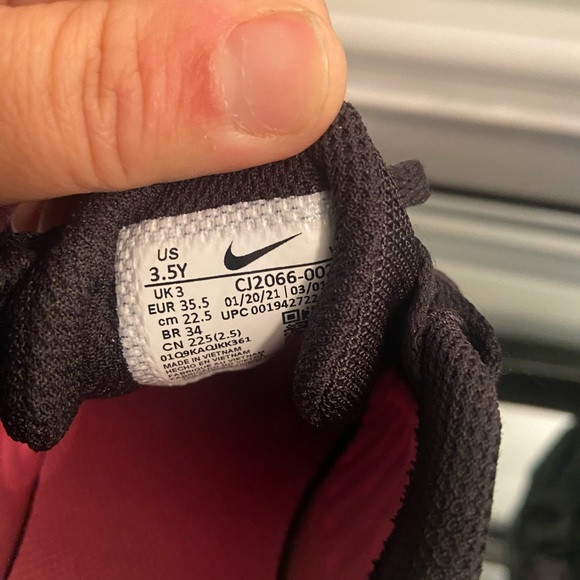 Girls Nike Running Shoes - Picture 4 of 4